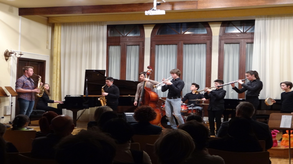 Collegium Pro Musica Sacra - Svani Dane - Adventske Pjesme - Izvodi Collegium Pro Musica Sacra Collegium Pro Musica Sacra - Svani Dane - Adventske Pjesme - Izvodi Collegium Pro Musica Sacra