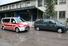 Gasilsko vozilo z oznako 1 in reporterski avto Radia Slovenija.
Fotografija: Robert Bogataj