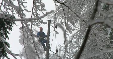 VELIKO DRUŽIN JE ŠE VEDNO BREZ ELEKTRIČNE ENERGIJE VELIKO DRUŽIN JE ŠE VEDNO BREZ ELEKTRIČNE ENERGIJE