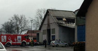 POŽAR V DELAVNICAH SLOVENSKIH ŽELEZNIC NA PTUJU POŽAR V DELAVNICAH SLOVENSKIH ŽELEZNIC NA PTUJU