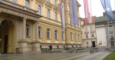PROFESORJI TOŽIJO UNIVERZO PROFESORJI TOŽIJO UNIVERZO