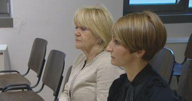 ODVETNIKI ZAHTEVALI IZLOČITEV JAVNOSTI ODVETNIKI ZAHTEVALI IZLOČITEV JAVNOSTI
