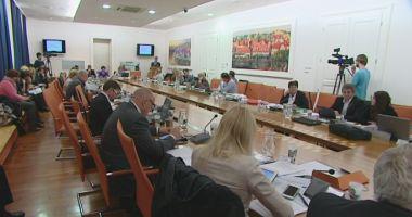 OPOZICIJA PROTI PREDLOGU PRORAČUNA OPOZICIJA PROTI PREDLOGU PRORAČUNA