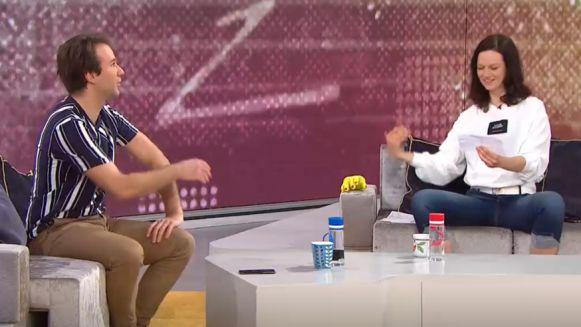Morda veš, kaj pomeni beseda "lažnica", "kolcig" ali "spanranje"? V navihani igri z besedami sta omenjene skovanke v ponedeljkovem Izodromu razložila voditelja oddaje Nik in Nika. Morda veš, kaj pomeni beseda "lažnica", "kolcig" ali "spanranje"? V navihani igri z besedami sta omenjene skovanke v ponedeljkovem Izodromu razložila voditelja oddaje Nik in Nika.