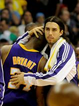 Kobe Bryant in Saša Vujačič