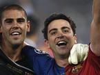 Victor Valdes in Xavi