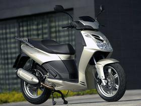 Aprillia sportcity cube 300