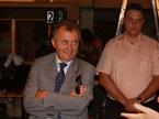 Generalni direktor RTVS Anton Guzej se je na snemanju vidno zabaval, desno pomočnik direktorja Igor Pirkovič.
