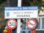 Dobrodošli v Rupubliki San Marino, kjer so med drugim prepovedane tudi vuvuzele. No, vsaj upamo tako ...