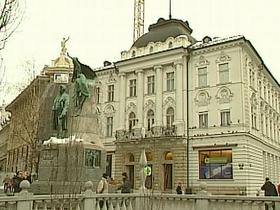 Stavba, v kateri sta Lekarna Ljubljana in IVZ
