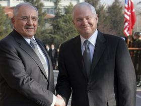 Vecdi Gonul in Robert Gates