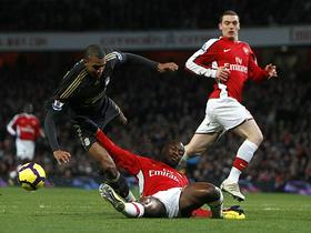 David Ngog in William Gallas.