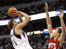 Dirk Nowitzki in Kris Humphries