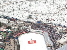 Pogled na parkirišče v petek ob 12.30.