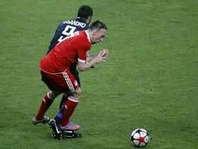 Franck Ribery in Lisandro Lopez