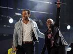 John Legend in Angelique Kidjo