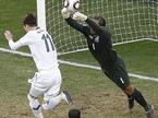 David James in Milivoje Novakovič