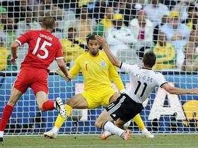 Matt Upson in Miroslav Klose