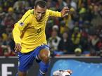 Luis Fabiano in Claudio Bravo