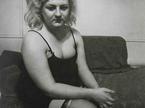Diane Arbus: Transvestit s strgano nogavico, 1966