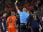 Howard Webb in Nigel De Jong
