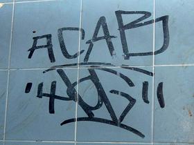 Napis All cops are bastards