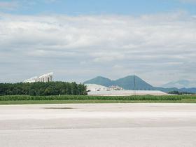 Stožice iz smeri Žal, v ozadju Šmarna gora