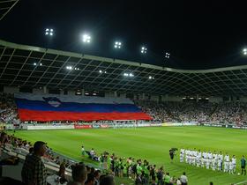 Stadion Stožice med slovensko himno