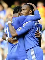 John Obi Mikel in Didier Drogba