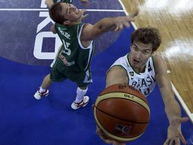 Primož Brezec in Tiago Splitter