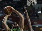 Linas Kleiza in Lamar Odom