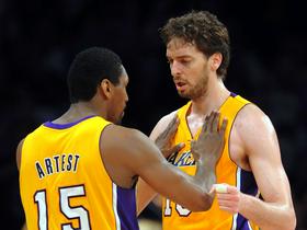 Ron Artest in Pau Gasol