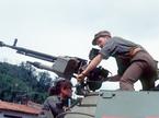 Nova Gorica, Junij 1991 - Tank na mejnem prehodu v Rožni Dolini