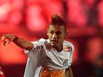 Neymar 19 let, Santos, napadalec, 24 nastopov 10 golov, cena  25.000.000 €