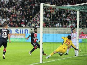 Julien Quercia (Lorient) - Salvatore Sirigu (PSG)