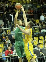 Kelly McCarty, Unics