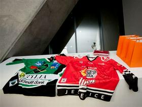 dres Olimpije in dres Jesenic ter ostale nagrade