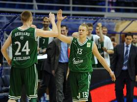 Davis Bertans in Sasu Salin