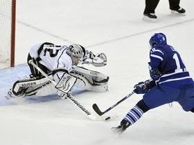 Jonathan Quick (Los Angeles Kings) - Joffrey Lupul (Toronto Maple Leafs)