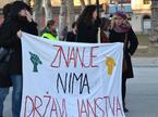 Protest zaradi ukinitev štipendij tujim študentom
