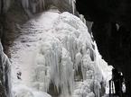 Zamrznjena soteska reke Partnach pri Garmischu v Nemčiji.