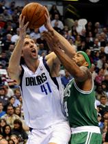 Dirk Nowitzki (Dallas Mavericks) - Chris WIlcox (Boston Celtics)