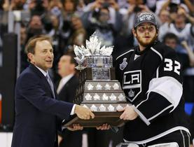 Garry Bettman in Dustin Brown
