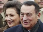 Hosni Mubarak z ženo Suzanne na berlinskem letališču Tegel, 18. februarja 2003