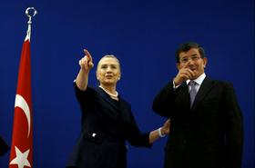 Hillary Clinton in Ahmet Davutoglu
