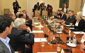 Predsednik Danilo Türk se pogovarja z ekonomisti in analitiki
