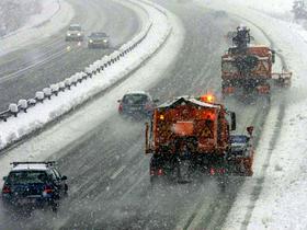 Po Sloveniji sneži, previdno na cestah!