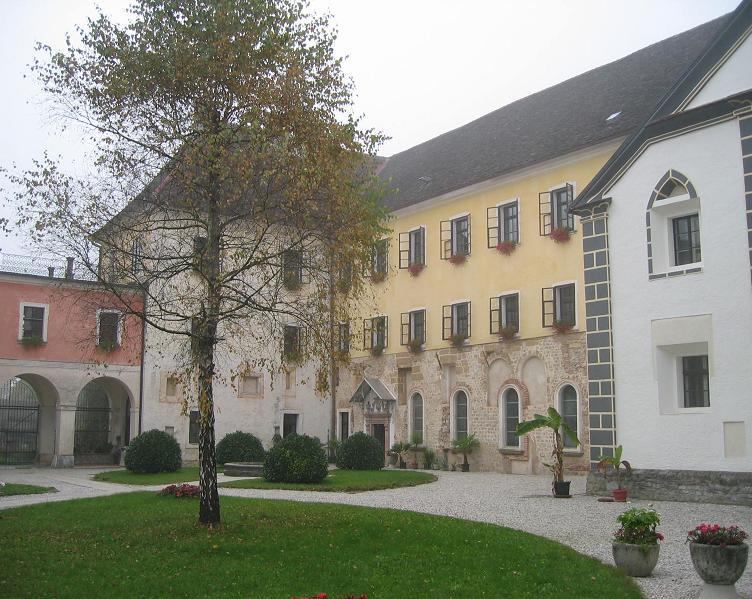 64967916_samostan-sticna3.jpg