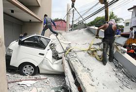 Foto: Filipine stresel močan potres, umrlo je najmanj 93 ljudi