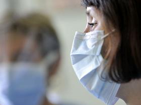 Veliko bolnikov z okužbami dihal, sezona gripe pa še ni na vrhuncu